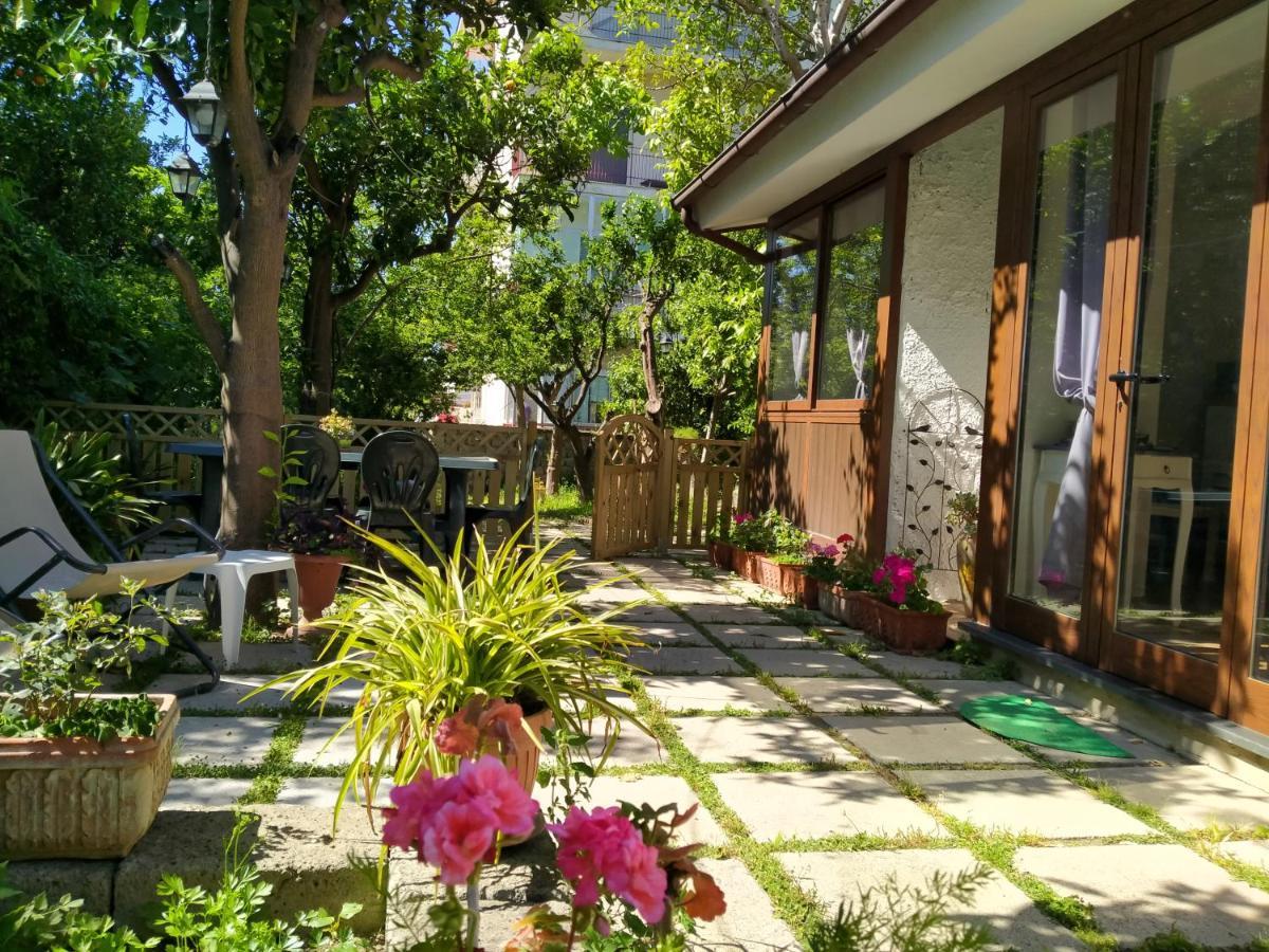 Bed and Breakfast Villino L'Aranceto Sorrentino Meta Exterior foto