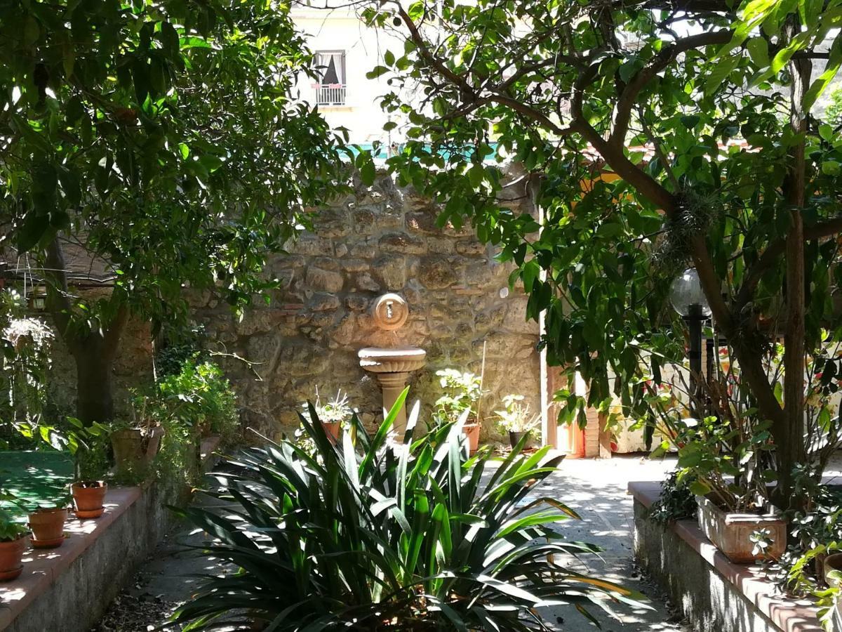 Bed and Breakfast Villino L'Aranceto Sorrentino Meta Exterior foto