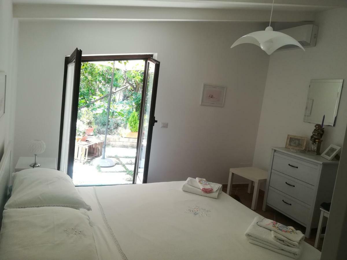 Bed and Breakfast Villino L'Aranceto Sorrentino Meta Exterior foto